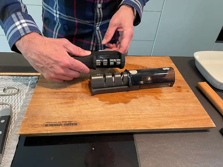 Messerschärfer Test Durchziehschärfer und angeblicher Rollschärfer im Vergleichj.